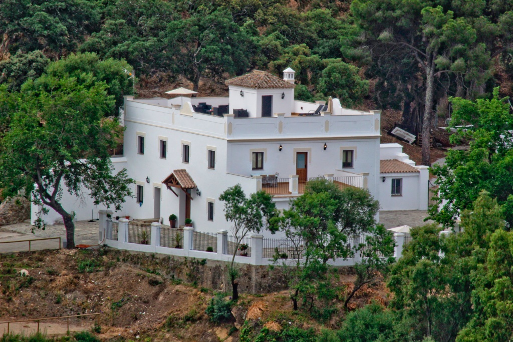 El Lario, Alojamiento Rural
